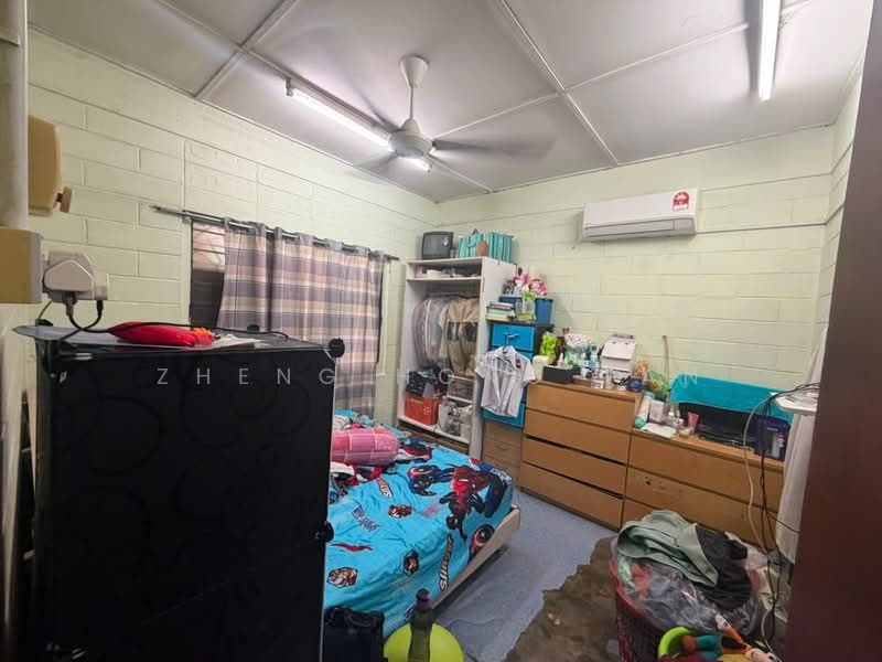 Rumah Teres 1-Tingkat untuk Dijual di Kepong Baru (Kepong) - Zheng Hong Tan - Bedroom - PropertyGuru.com.my