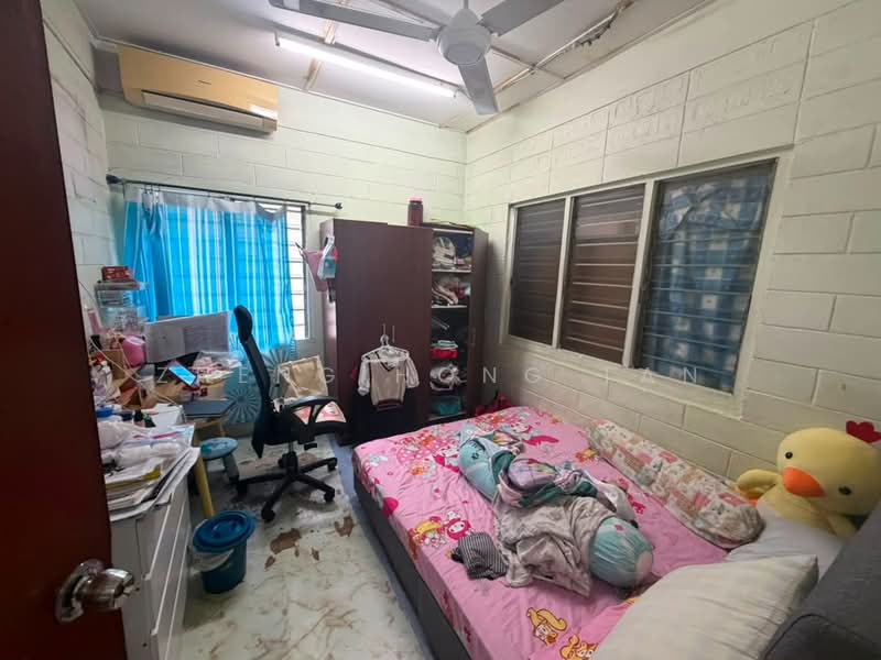 Rumah Teres 1-Tingkat untuk Dijual di Kepong Baru (Kepong) - Zheng Hong Tan - Bedroom - PropertyGuru.com.my