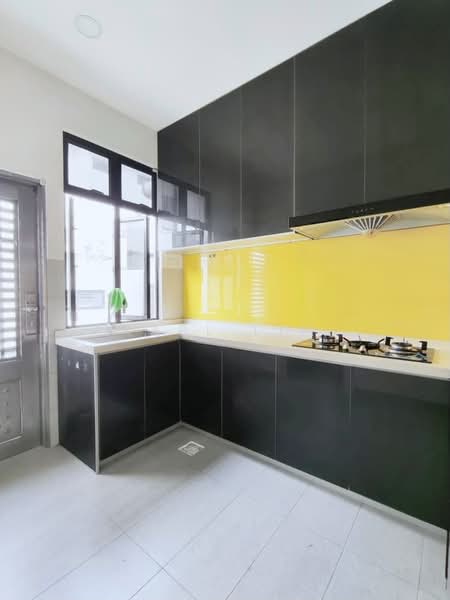 Rumah Teres 2-Tingkat untuk Dijual di Taman Austin Duta (Tebrau) - Karl Lim - Kitchen - PropertyGuru.com.my