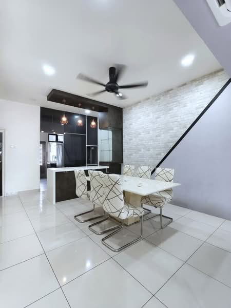 Rumah Teres 2-Tingkat untuk Dijual di Taman Austin Duta (Tebrau) - Karl Lim - Dining Room - PropertyGuru.com.my
