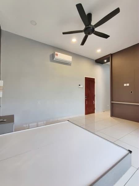 Rumah Teres 2-Tingkat untuk Dijual di Taman Austin Duta (Tebrau) - Karl Lim - Bedroom - PropertyGuru.com.my