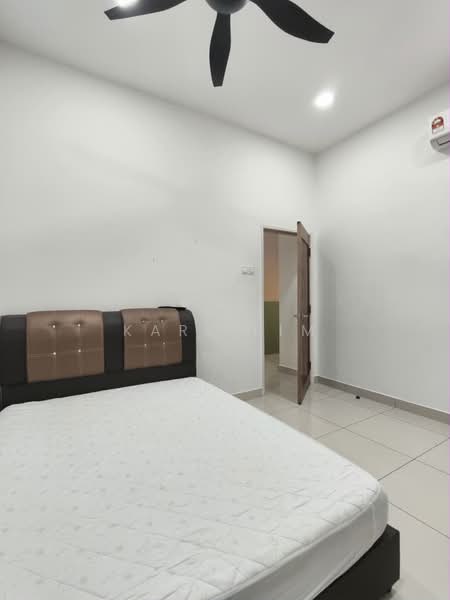 Rumah Teres 2-Tingkat untuk Dijual di Taman Austin Duta (Tebrau) - Karl Lim - Bedroom - PropertyGuru.com.my