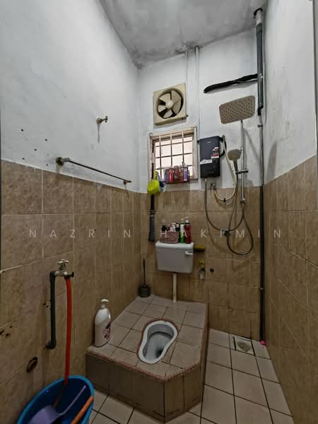 Rumah Teres untuk Dijual di Bandar Tasik Puteri (Rawang) - Nazrin Hakimin - Bathroom - PropertyGuru.com.my