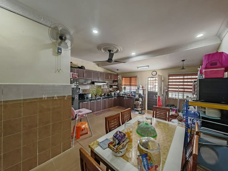 Rumah Teres untuk Dijual di Bandar Tasik Puteri (Rawang) - Nazrin Hakimin - Kitchen - PropertyGuru.com.my