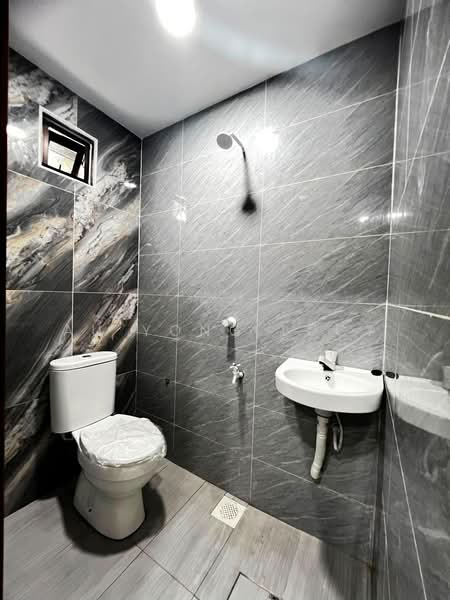 Rumah Teres 2-Tingkat untuk Dijual di Taman Ungku Tun Aminah (Skudai) - Au Yong Lucy - Bathroom - PropertyGuru.com.my