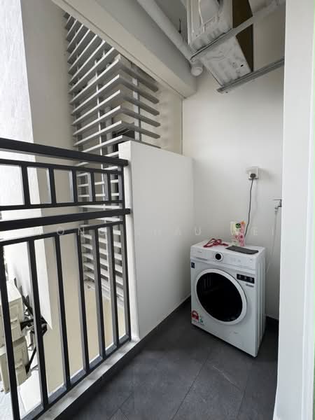 Kediaman Servis untuk Disewa di Vista Tiara (MBW Bay) - Wong Shau Wei - Balcony - PropertyGuru.com.my