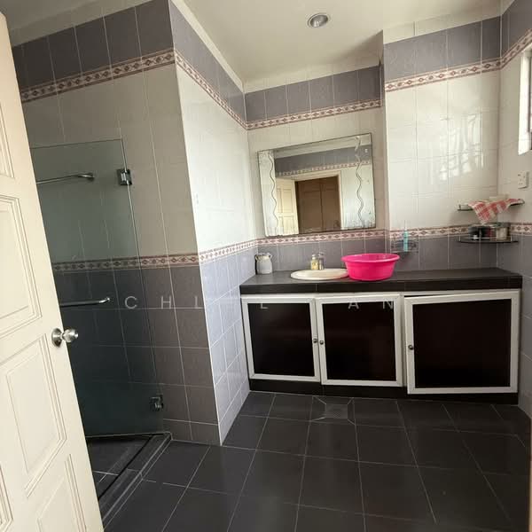 Semi-Detached House for Sale in Kota Kemuning (Shah Alam) - Chloe Tan - Bathroom - PropertyGuru.com.my