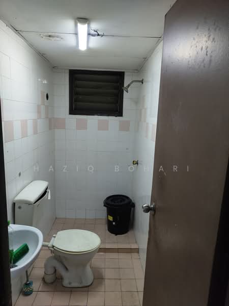 Apartment for Rent at Pangsapuri Perdana - Haziq Bohari - Bathroom - PropertyGuru.com.my