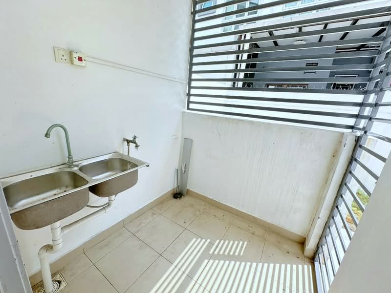 Rumah Kluster untuk Dijual di Nusa Duta (Iskandar Puteri (Nusajaya)) - Karl Lim - Balcony - PropertyGuru.com.my