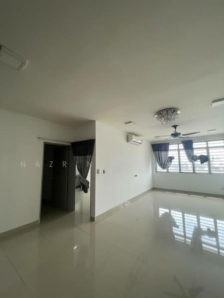 Kondominium untuk Dijual di 228 Kondominium - Nazrin Hakimin - Living Room - PropertyGuru.com.my