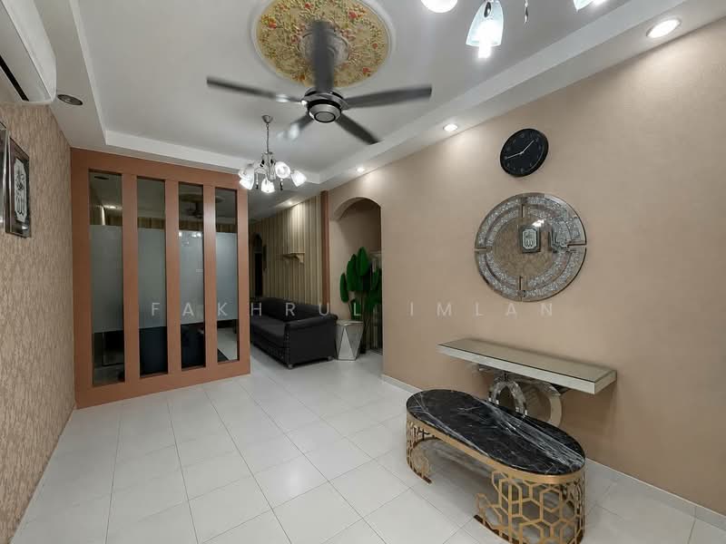 1-storey Terraced House for Sale in Bandar Pulai Jaya (Kulai) - Fakhrul Imlan - Living Room - PropertyGuru.com.my