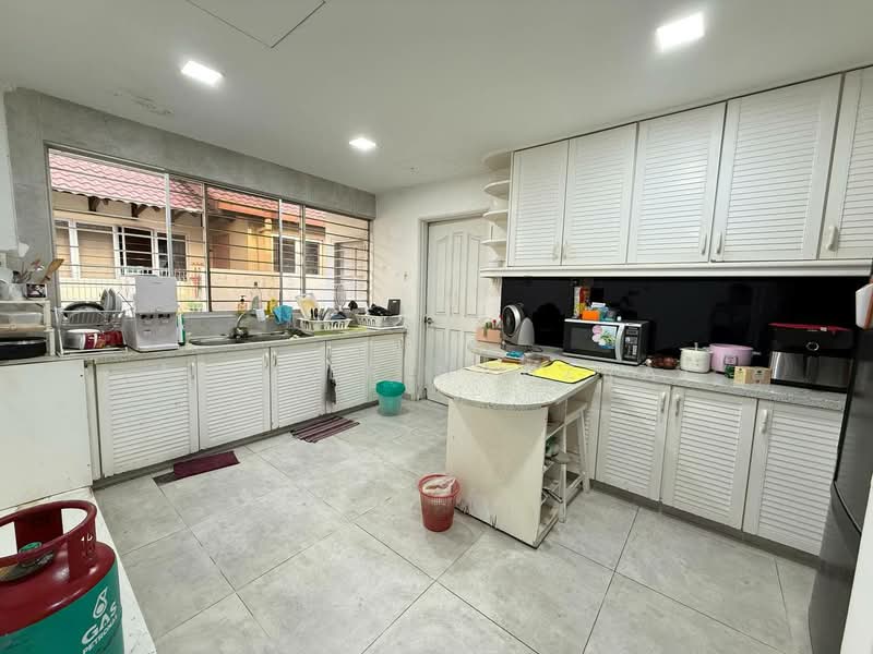 Rumah Berkembar untuk Dijual di Taman Tun Dr Ismail (Kuala Lumpur) - Ammeer Nadzrai - Kitchen - PropertyGuru.com.my