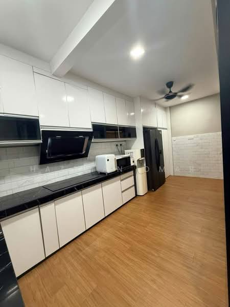 Rumah Teres 2-Tingkat untuk Dijual di Taman Desa Serdang (Seri Kembangan) - Hazeman Omar - Kitchen - PropertyGuru.com.my