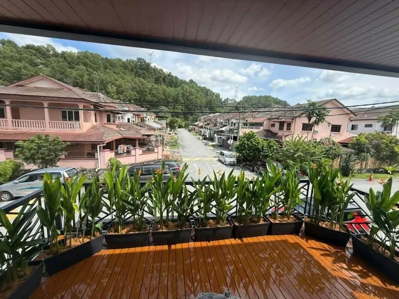 Rumah Teres 2-Tingkat untuk Dijual di Taman Desa Serdang (Seri Kembangan) - Hazeman Omar - Exterior - PropertyGuru.com.my
