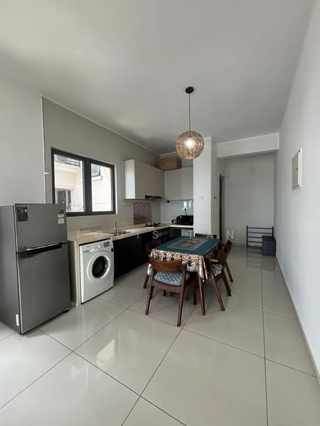 Condominium for Rent at Amberside @ Country Garden Danga Bay - Louis Tan - Kitchen - PropertyGuru.com.my