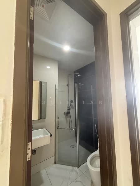 Condominium for Rent at Amberside @ Country Garden Danga Bay - Louis Tan - Bathroom - PropertyGuru.com.my