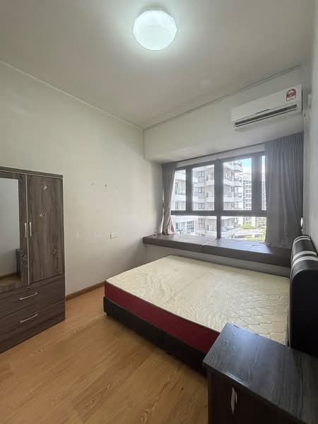 Condominium for Rent at Amberside @ Country Garden Danga Bay - Louis Tan - Bedroom - PropertyGuru.com.my