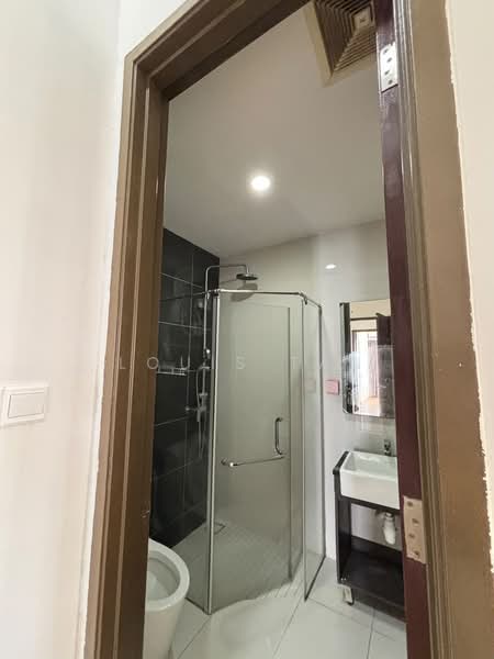 Condominium for Rent at Amberside @ Country Garden Danga Bay - Louis Tan - Bathroom - PropertyGuru.com.my