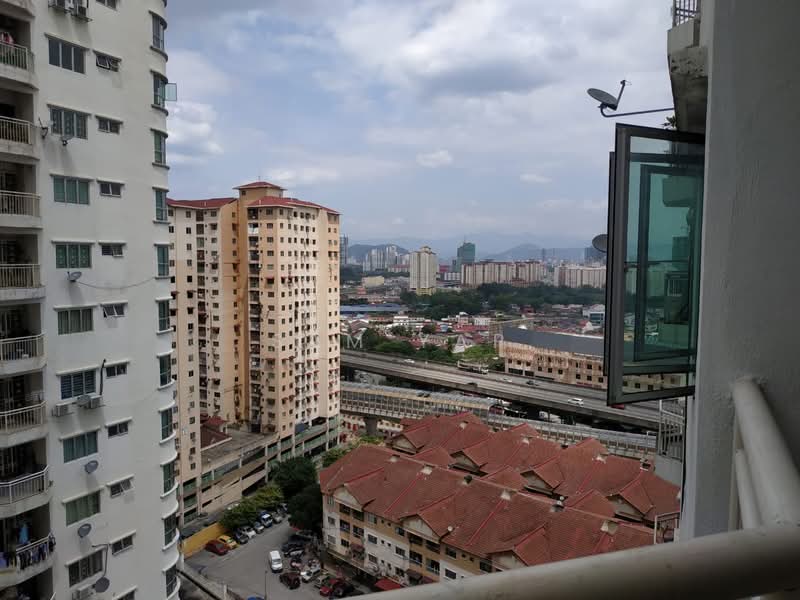 Kondominium untuk Dijual di Kepong Sentral Condominium - Sam Yap - Exterior - PropertyGuru.com.my