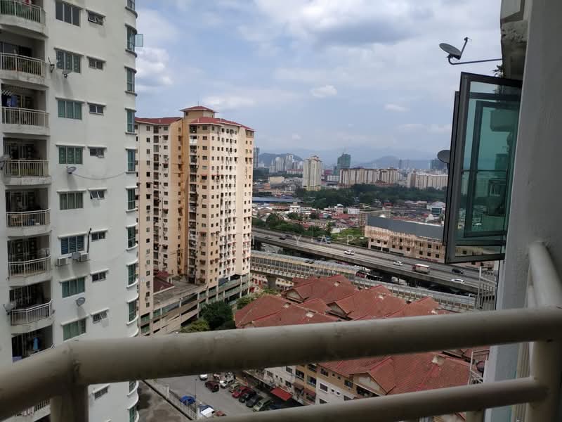 Kondominium untuk Dijual di Kepong Sentral Condominium - Sam Yap - Balcony - PropertyGuru.com.my