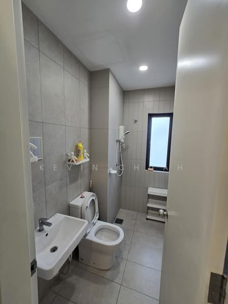 Service Residence for Sale at Kenwingston Avenue - Kevin Chuah - Bathroom - PropertyGuru.com.my