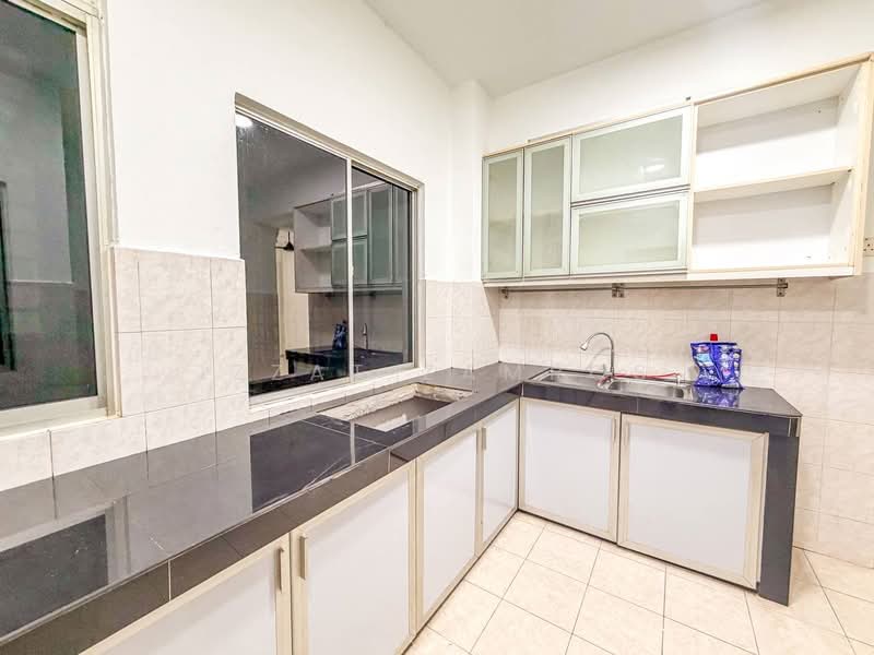 Pangsapuri untuk Dijual di Vistana Mahkota - Izzat Zamros - PropertyGuru.com.my