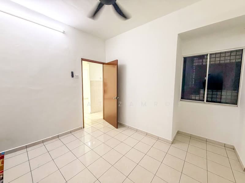 Pangsapuri untuk Dijual di Vistana Mahkota - Izzat Zamros - PropertyGuru.com.my