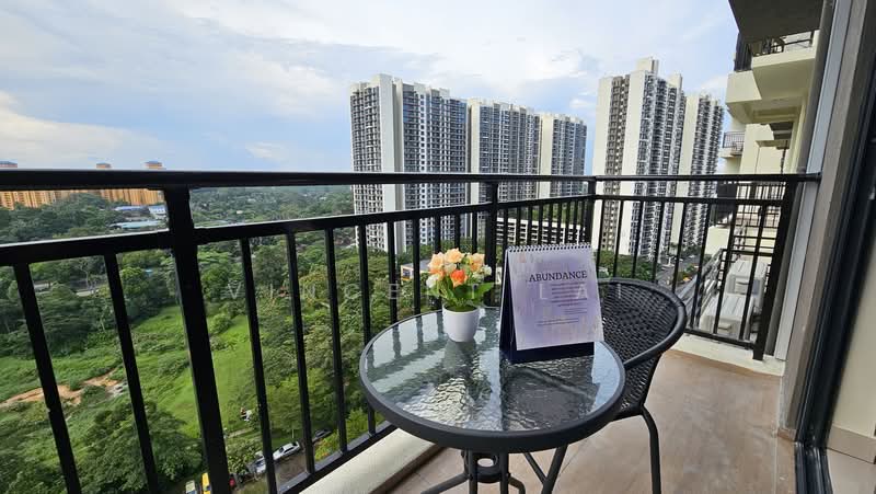Kediaman Servis untuk Disewa di Country Garden Central Park - Vincent Lai - Balcony - PropertyGuru.com.my
