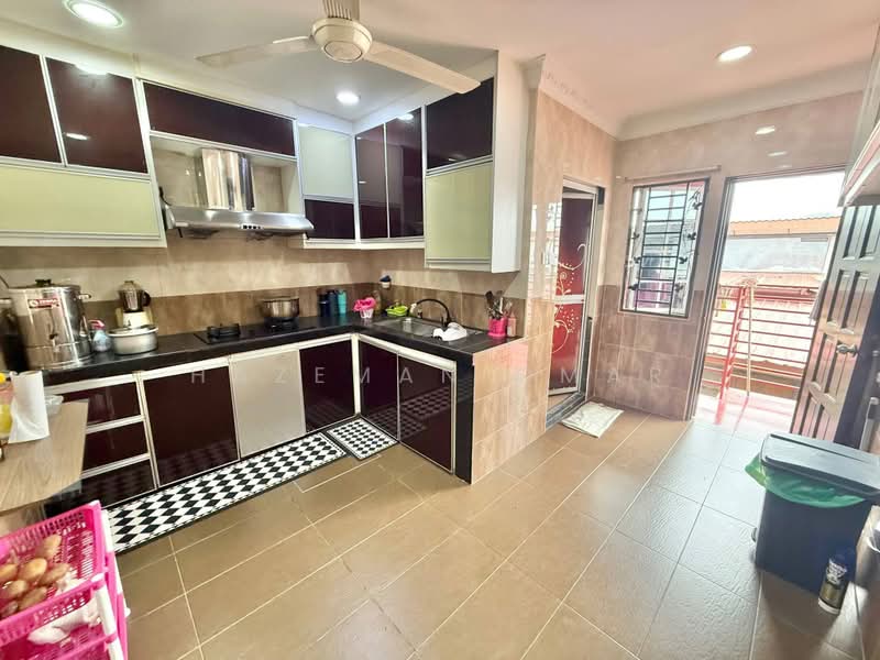 Rumah Teres 1-Tingkat untuk Dijual di Seksyen 2 (Shah Alam) - Hazeman Omar - Kitchen - PropertyGuru.com.my