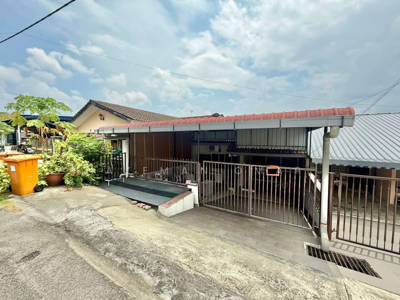 Rumah Teres 1-Tingkat untuk Dijual di Seksyen 2 (Shah Alam) - Hazeman Omar - Exterior - PropertyGuru.com.my