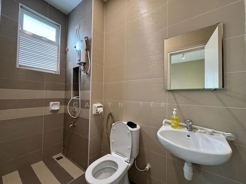 Rumah Berkembar untuk Disewa di Bandar Dato Onn (Tebrau) - Caryn Ter - Bathroom - PropertyGuru.com.my
