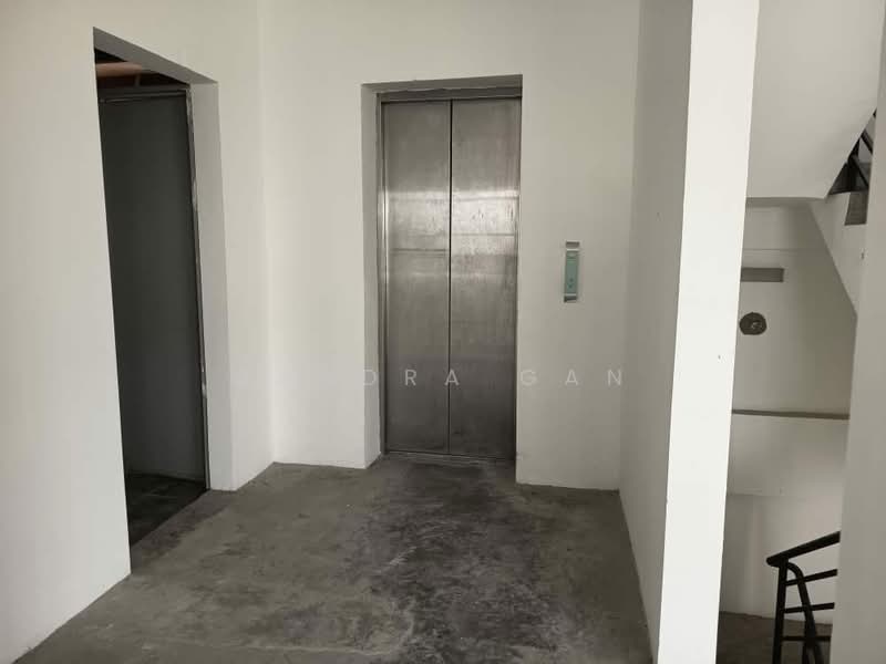 Shop for Rent in Austin Heights (Tebrau) - Sandra Gan - Corridor - PropertyGuru.com.my