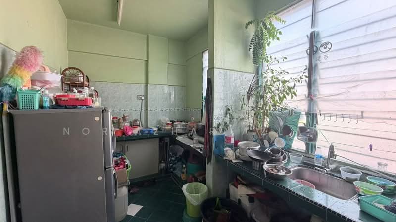Flat for Sale at Desa Mentari Flat (Block 2) - Nor Azhar Azlan - Kitchen - PropertyGuru.com.my