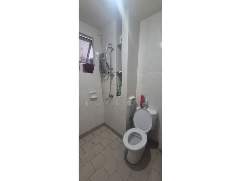 Kondominium untuk Dijual di Alpha Villa - Elisa . - Bathroom - PropertyGuru.com.my