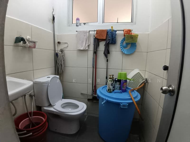 Rumah Teres 2-Tingkat untuk Dijual di Usj 11 (Subang Jaya) - Priya K Sritharan - Bathroom - PropertyGuru.com.my