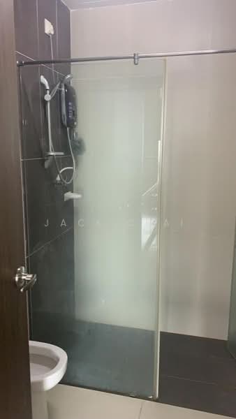 Kediaman Servis untuk Dijual di D'Secret Garden (Pangsapuri Kempas Indah) - Jack Chai - Bathroom - PropertyGuru.com.my