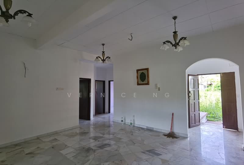 Bungalow House for Sale in Pantai Sepang Putra (Sepang) - Vernice Ng - Living Room - PropertyGuru.com.my