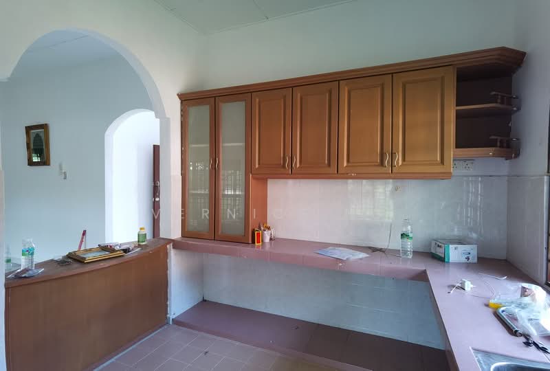 Bungalow House for Sale in Pantai Sepang Putra (Sepang) - Vernice Ng - Kitchen - PropertyGuru.com.my