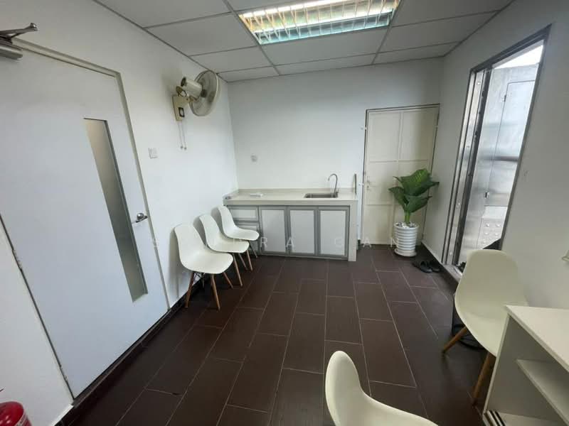 Kedai untuk Disewa di Taman Molek (Johor Bahru) - Sandra Gan - Interior - PropertyGuru.com.my