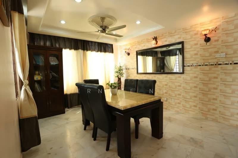 Bungalow House for Sale in Pantai Sepang Putra (Sepang) - Vernice Ng - Dining Room - PropertyGuru.com.my