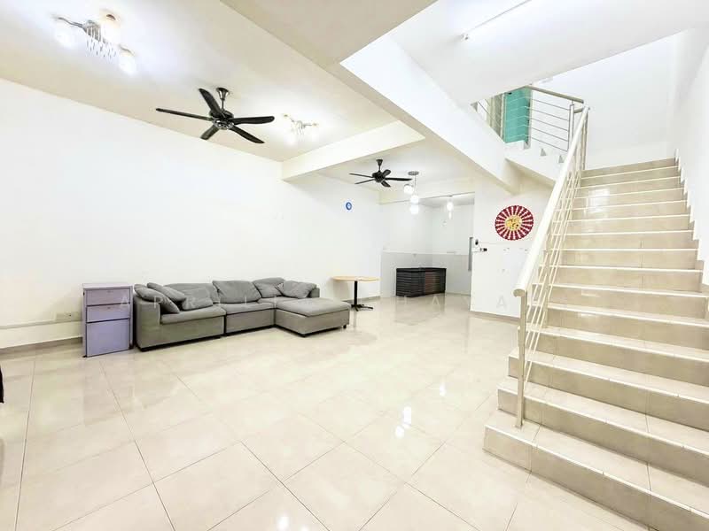 2-storey Terraced House for Sale in Taman Nusa Sentral (Iskandar Puteri (Nusajaya)) - APRILIA CHAYADI - Living Room - PropertyGuru.com.my