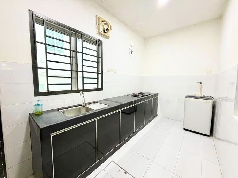 2-storey Terraced House for Sale in Taman Nusa Sentral (Iskandar Puteri (Nusajaya)) - APRILIA CHAYADI - Kitchen - PropertyGuru.com.my