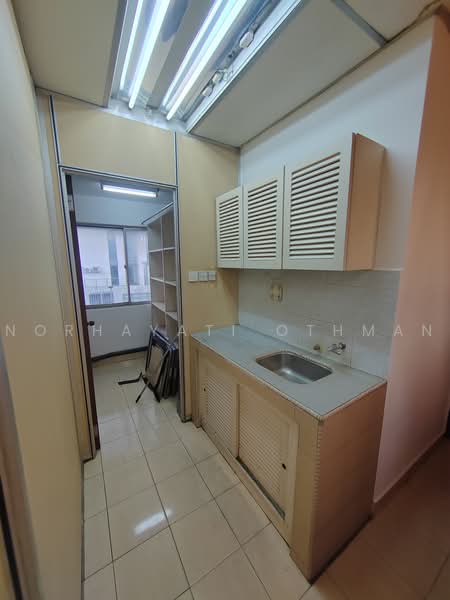 Pejabat untuk Disewa di Jalan Klang Lama (Old Klang Road) (Kuala Lumpur) - Norhayati Othman - Kitchen - PropertyGuru.com.my