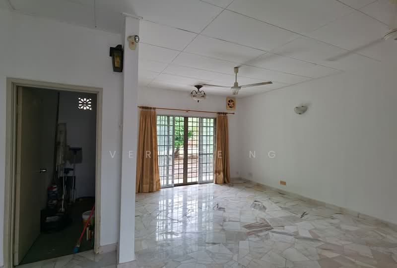 Bungalow House for Sale in Pantai Sepang Putra (Sepang) - Vernice Ng - Living Room - PropertyGuru.com.my