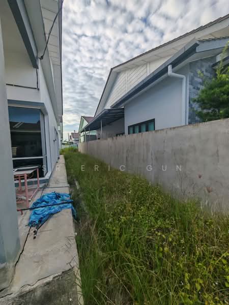 Semi-Detached House for Sale in Bera (Pahang) - SR Eric Gun - Exterior - PropertyGuru.com.my