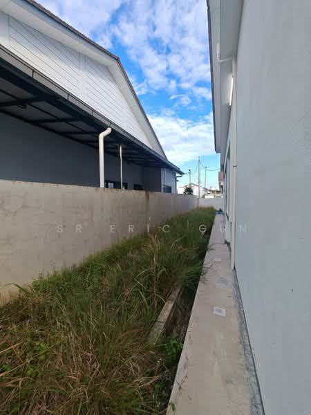 Semi-Detached House for Sale in Bera (Pahang) - SR Eric Gun - Exterior - PropertyGuru.com.my