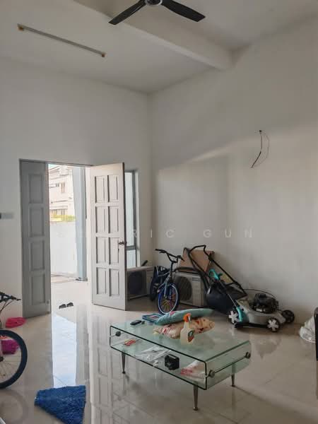 Semi-Detached House for Sale in Bera (Pahang) - SR Eric Gun - Living Room - PropertyGuru.com.my