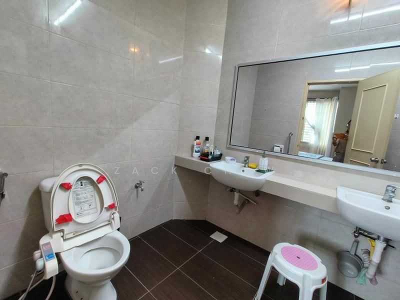 Rumah Teres 2-Tingkat untuk Dijual di Taman Impian Emas (Skudai) - Zack Chow - Bathroom - PropertyGuru.com.my