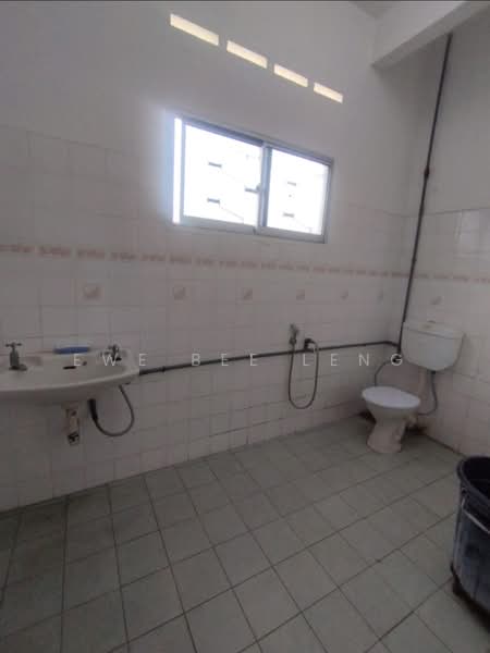 Bungalow House for Rent in Taman Melodies (Johor Bahru) - Ewe Bee Leng - Bathroom - PropertyGuru.com.my