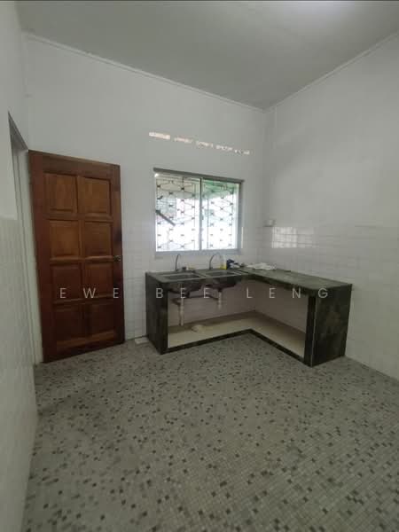 Bungalow House for Rent in Taman Melodies (Johor Bahru) - Ewe Bee Leng - Kitchen - PropertyGuru.com.my